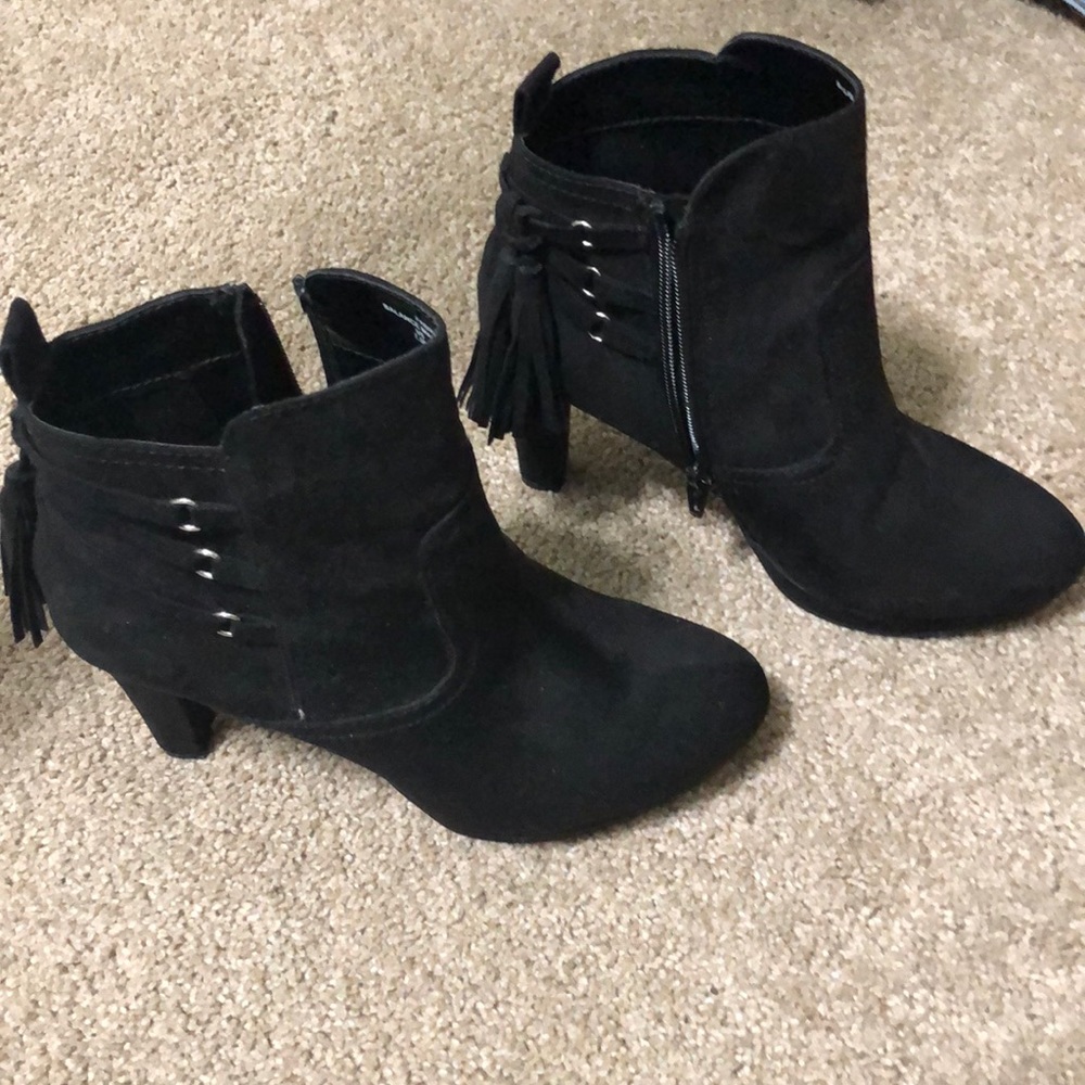 Women’s metaphor black ankle booties, high heel